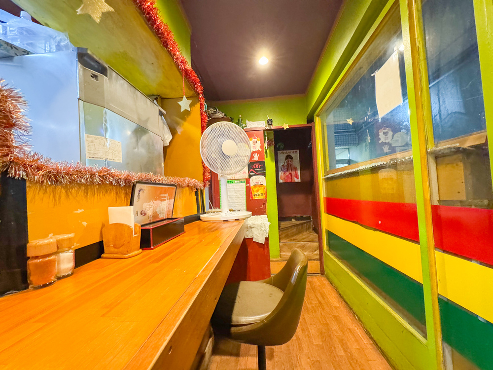 SNEHA（スネーハー） 店内の様子