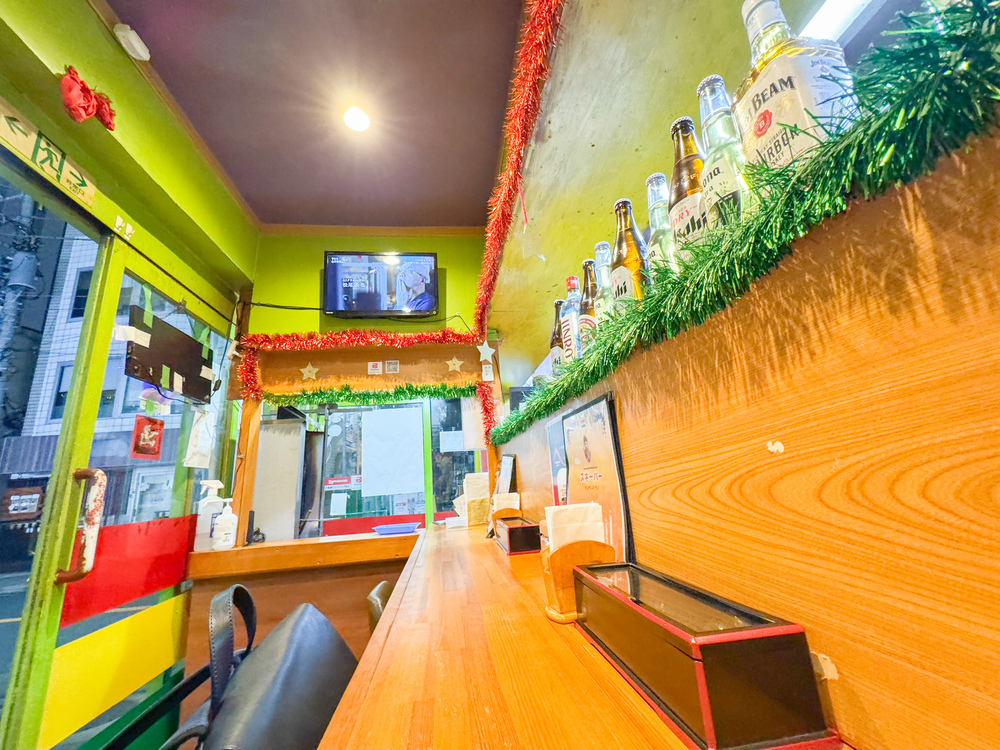SNEHA（スネーハー） 店内の様子