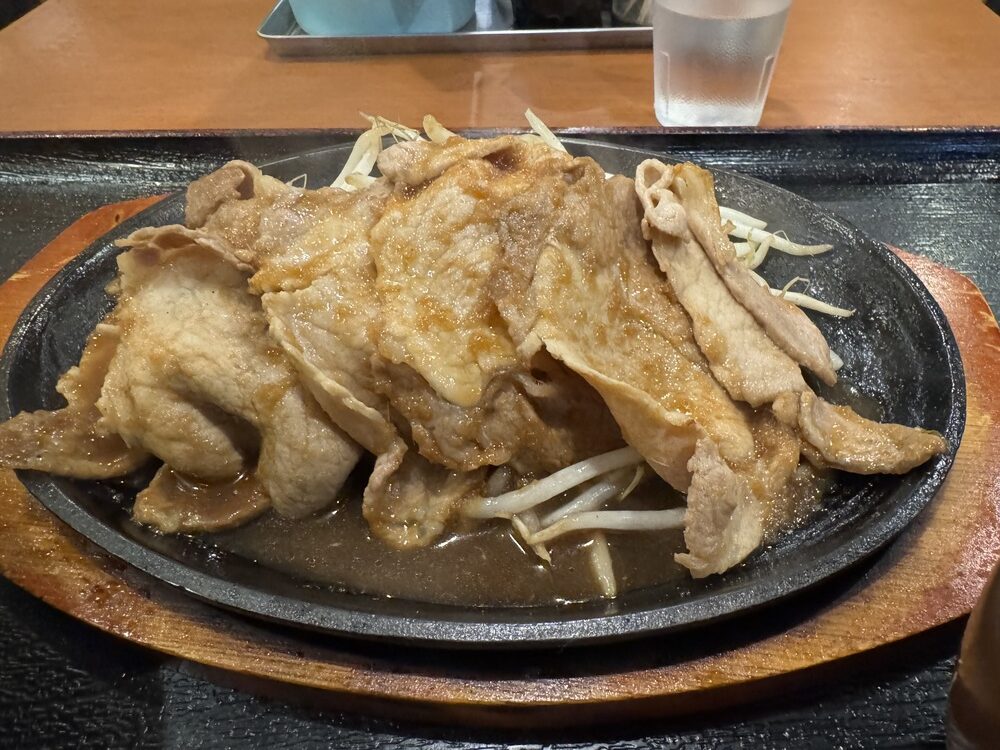 市川食堂　豚の生姜焼き