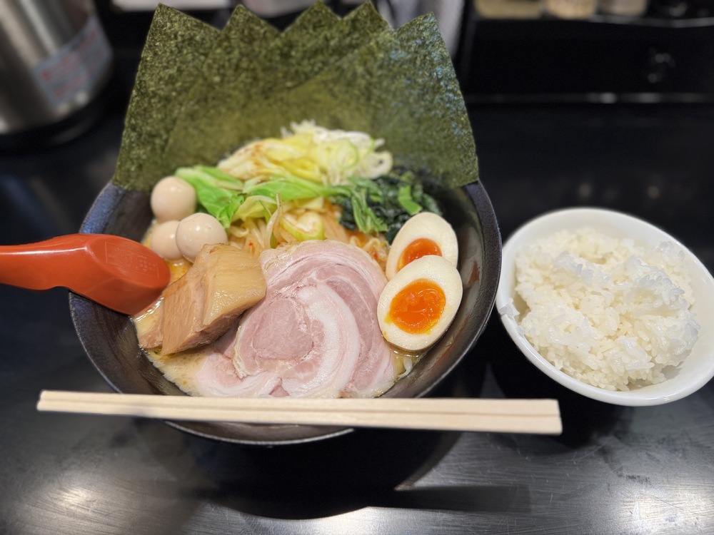 「赤家（AKAYA・あかや）」ライス付