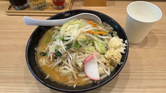 トナリ