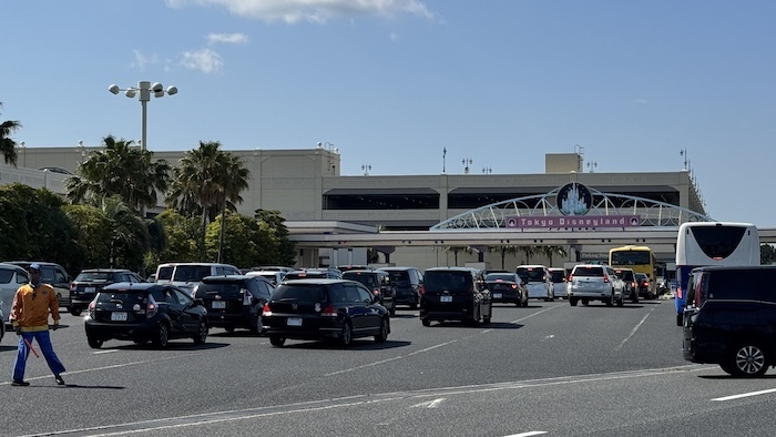 舞浜駅周辺　駐車場