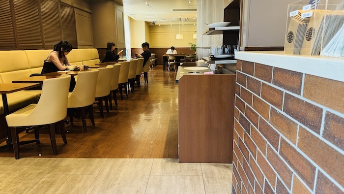 タリーズ　イクスピアリ店