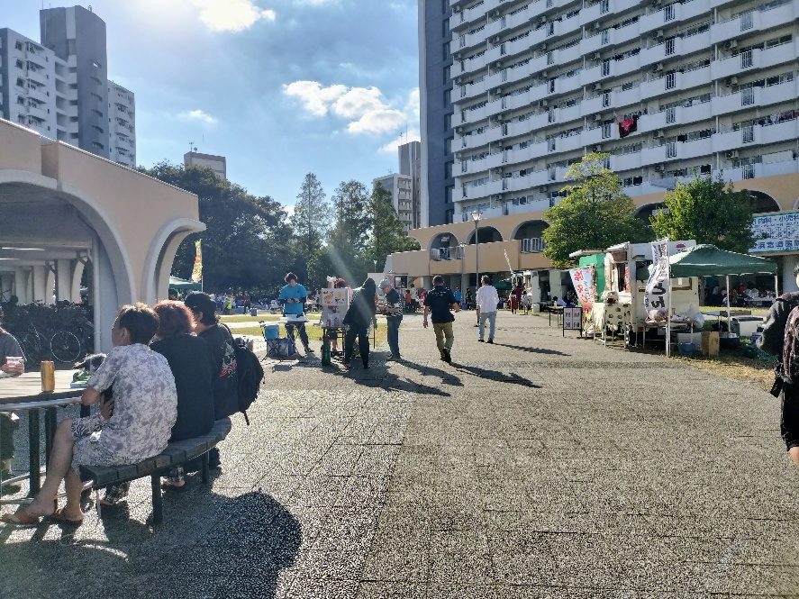【南行徳】地域で愛されたパン屋さんの追悼コーナーも。「ハイタウン塩浜 秋まつり」が開催されました