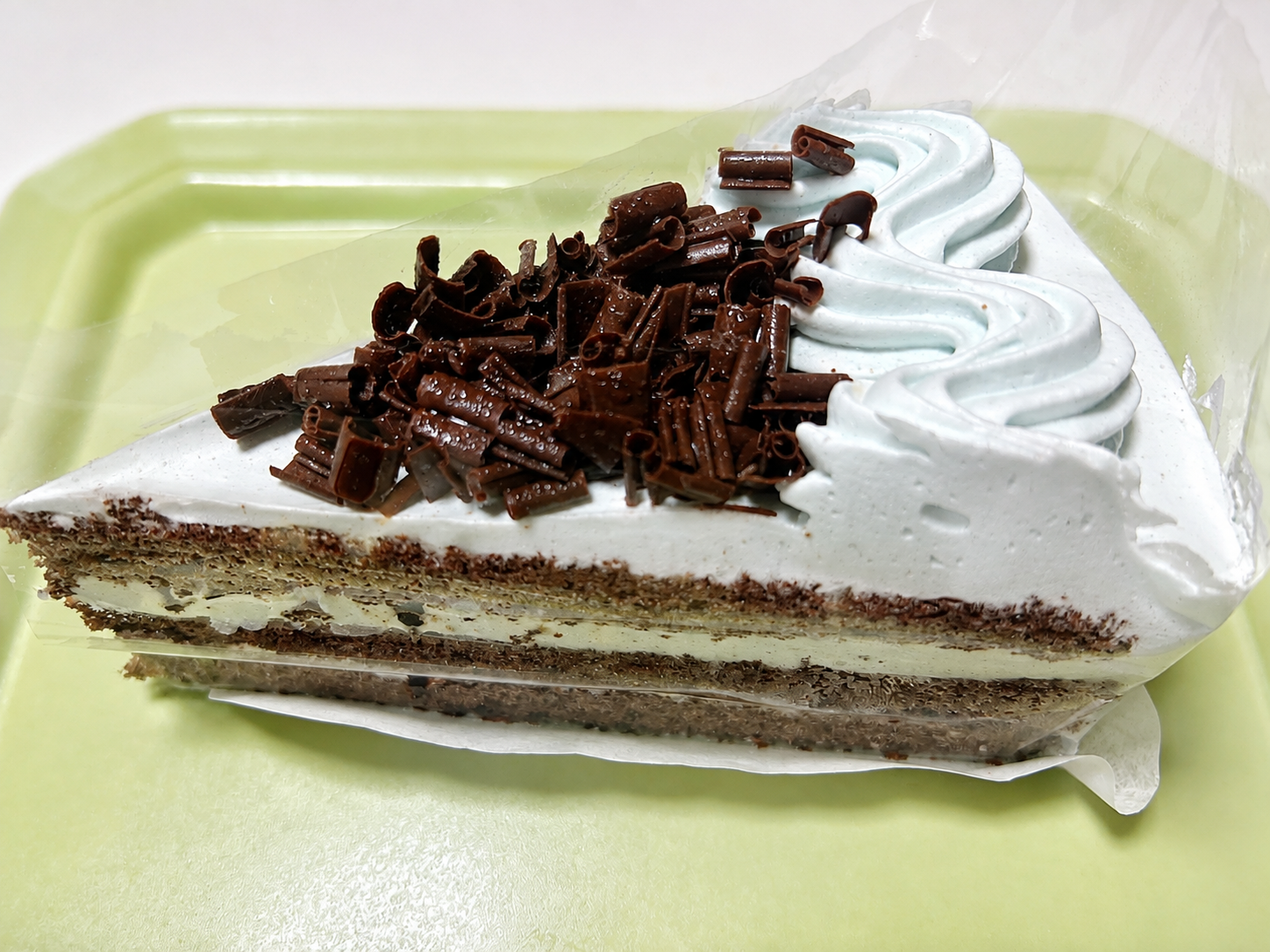 まさかのケーキ化!「スーパーカップ」チョコミント味を発見♪