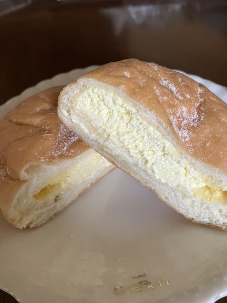 ファミマたっぷりダブルカスタードドーナツ2