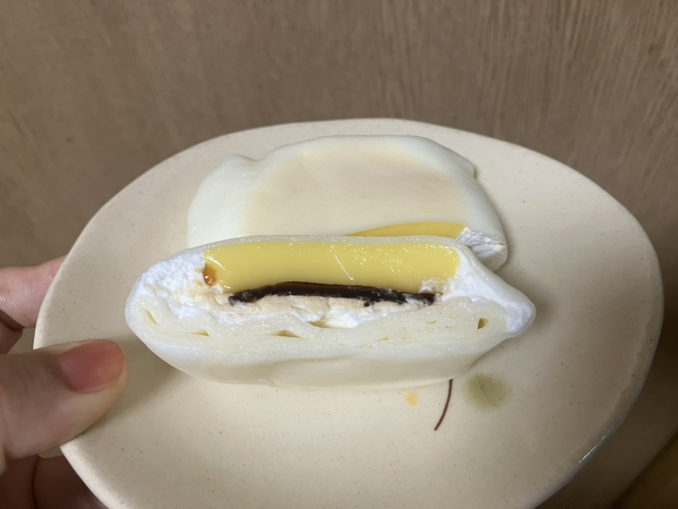 お月見プリンクレープの断面