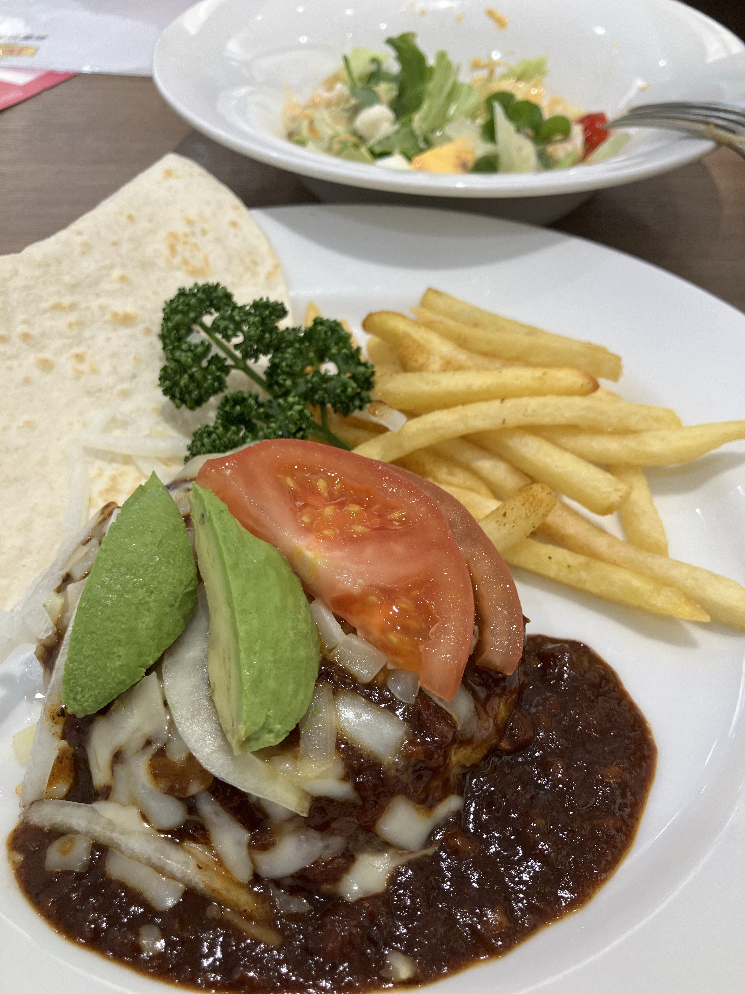 デニーズで世界旅行！？ハンバーグランチ