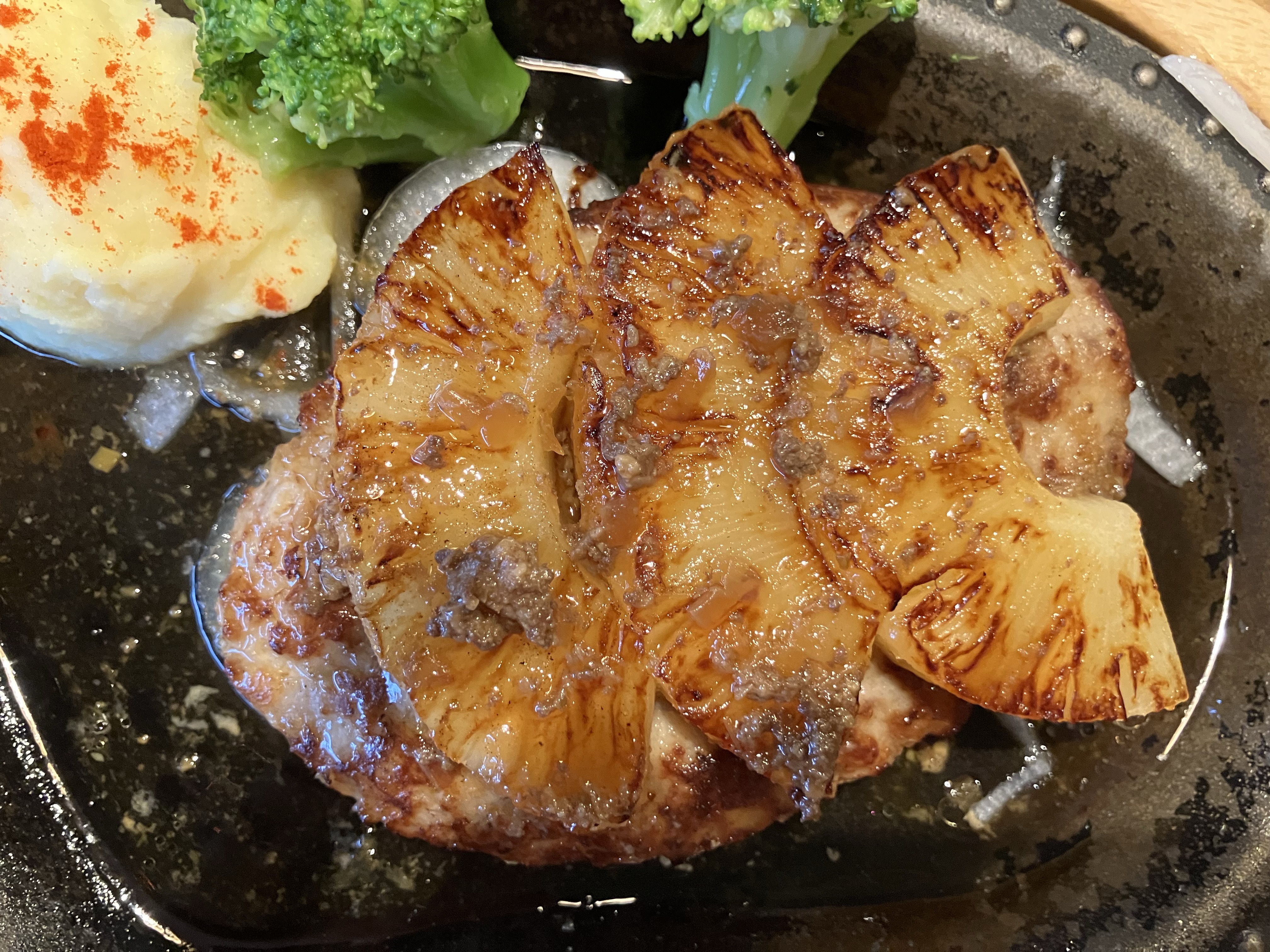 ハンバーグもデザートも良し! 1