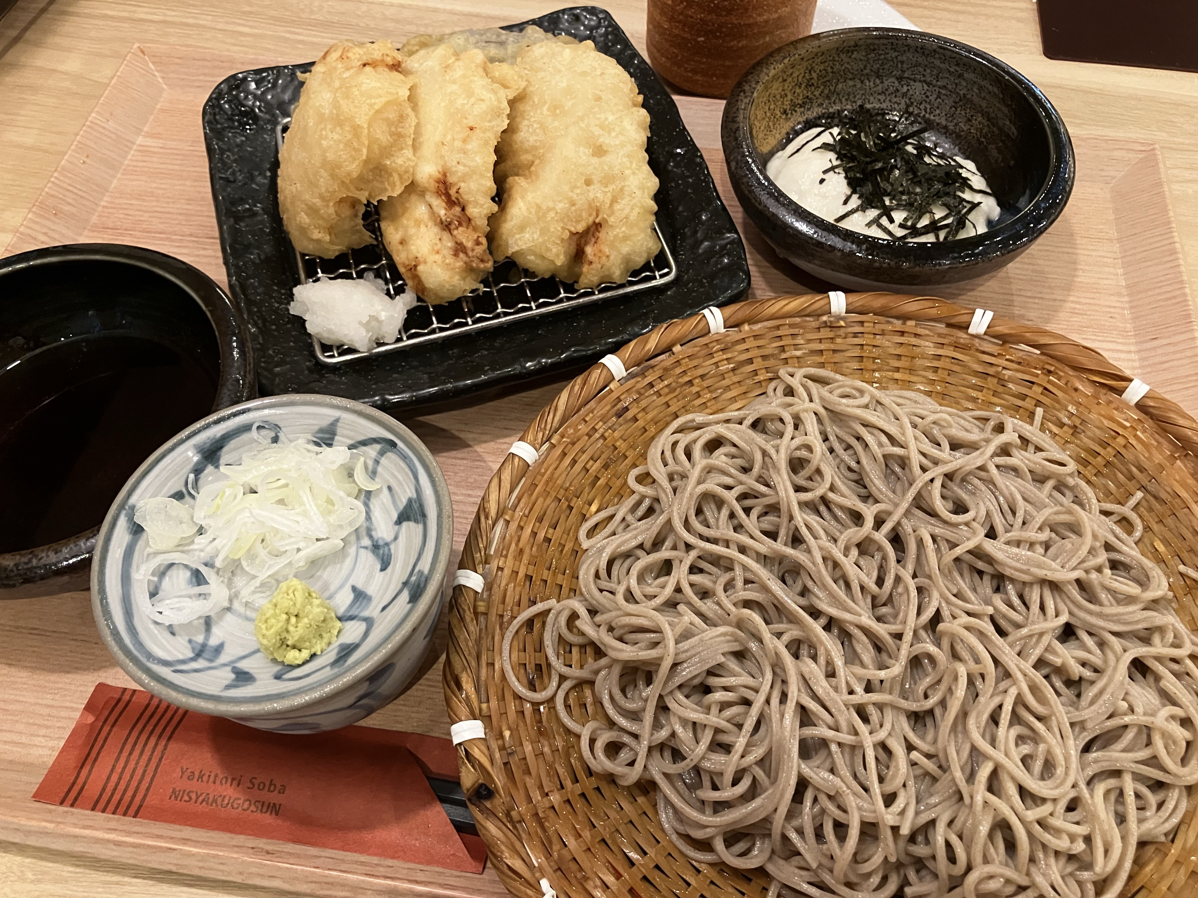 焼鳥 蕎麦 二尺五寸 マーヴ浦安店のとり天もりそば