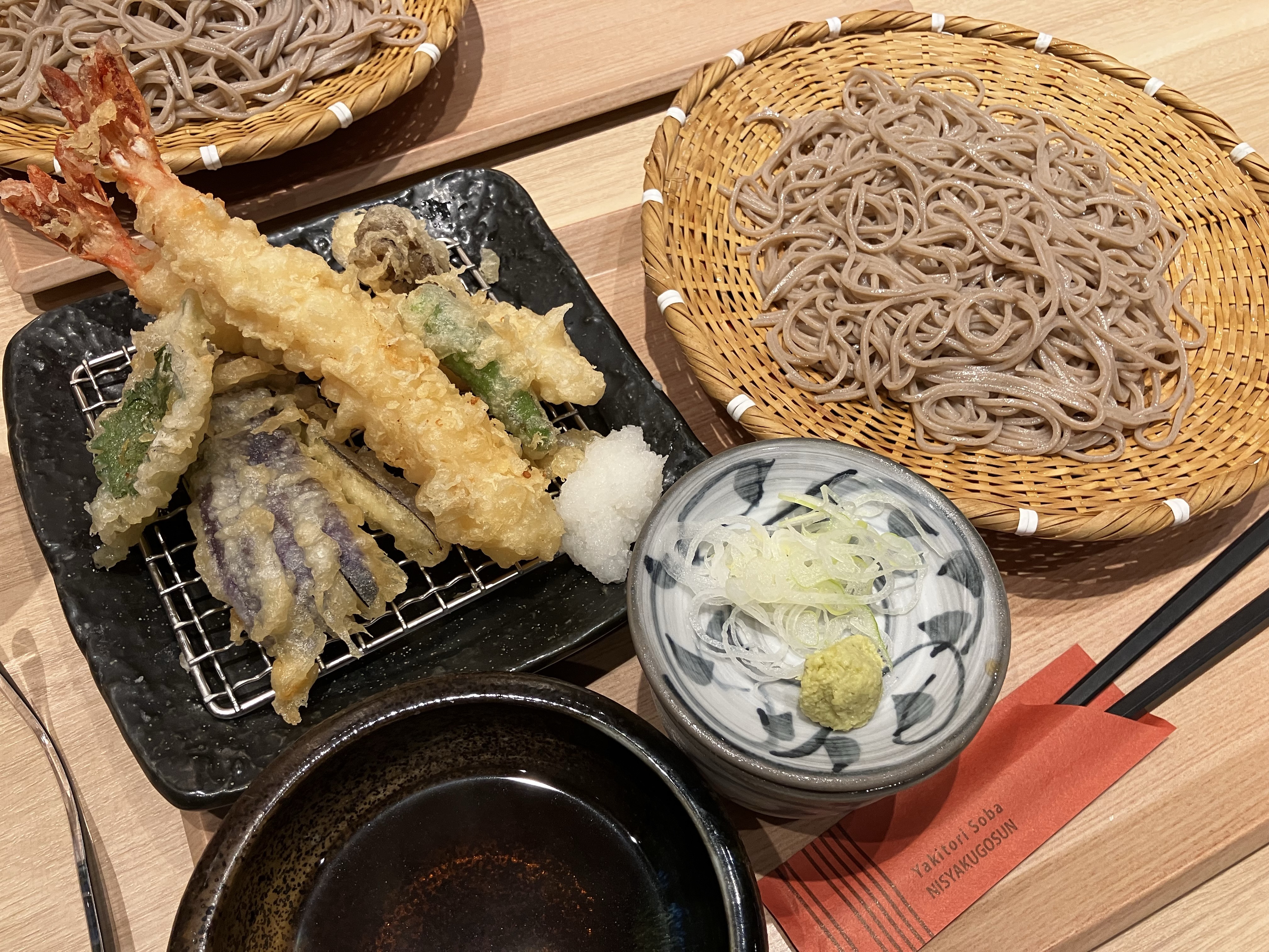 大きなサクサク海老天に大満足!「二尺五寸」で贅沢ランチ! 1