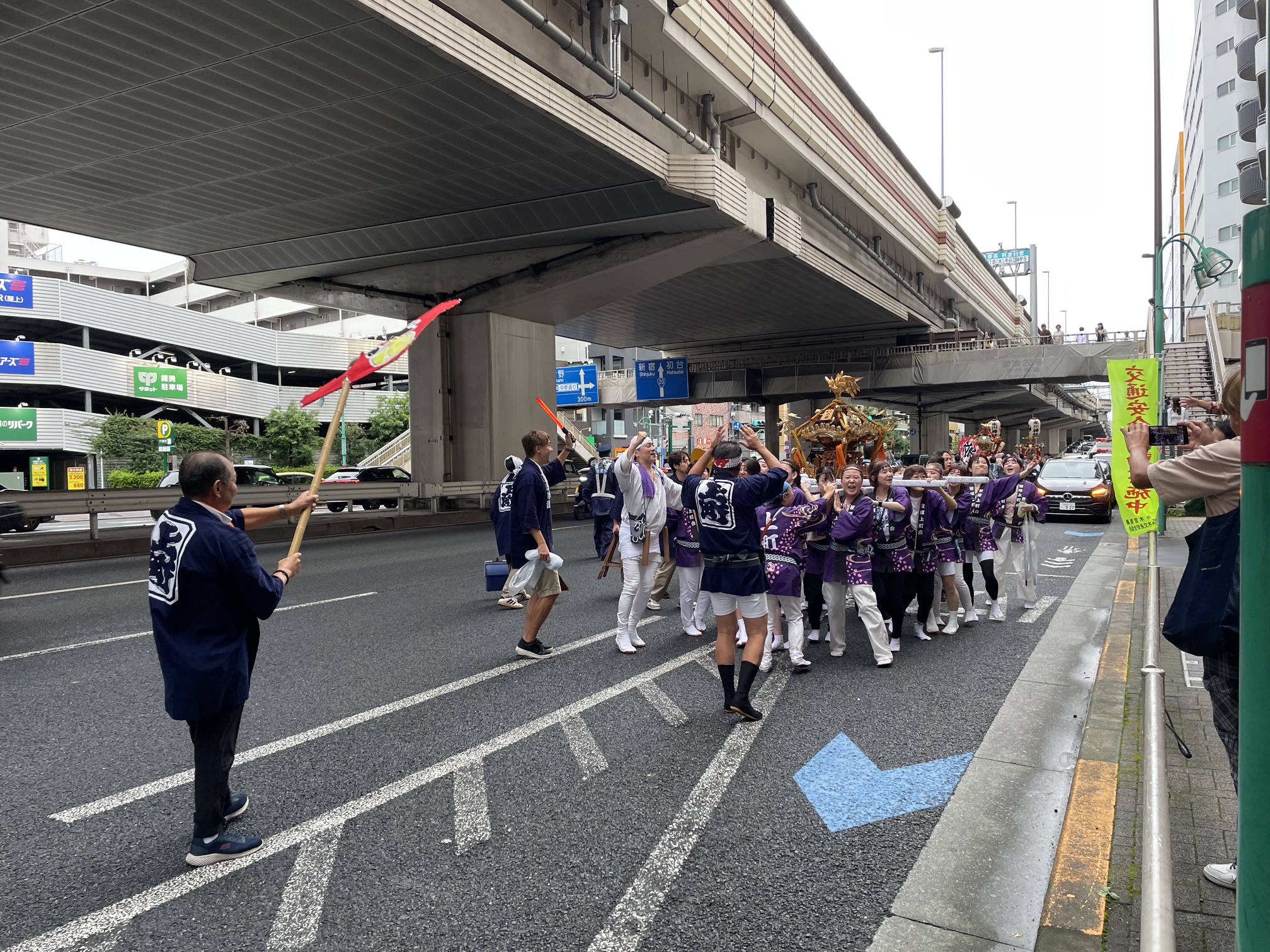 わが街で神輿渡御。８基が駅前集結 3