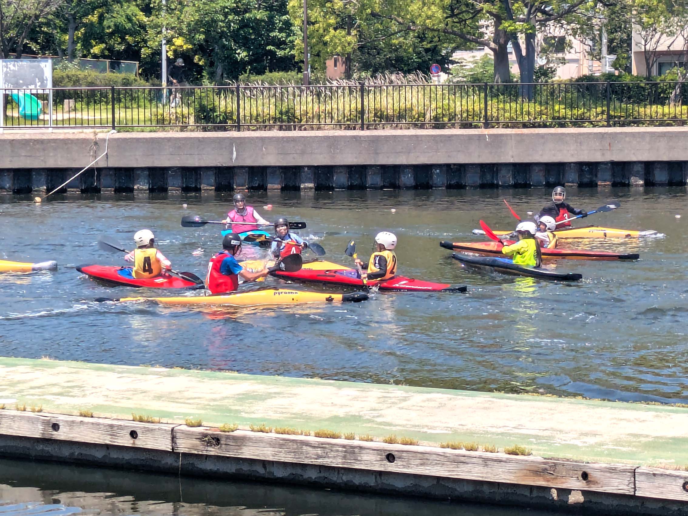 新左近川親水公園カヌーポロ大会
